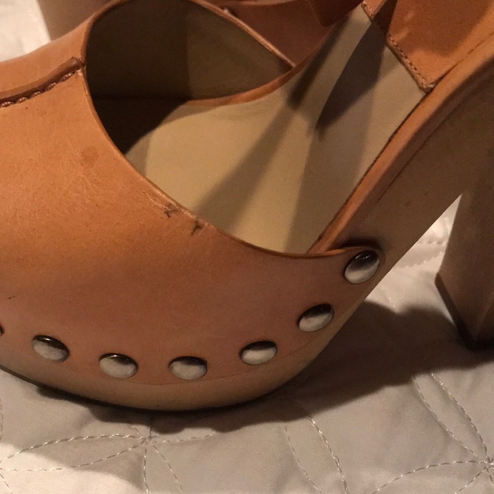 Micheal Kors leather platform sandals - Picture 2 of 8